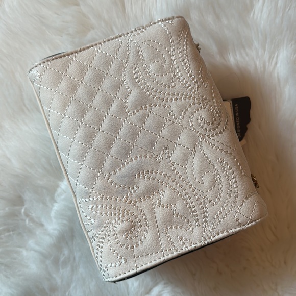 NWT Ruby Collection Cream Quilted Crossbody Handbag! - Picture 3 of 11